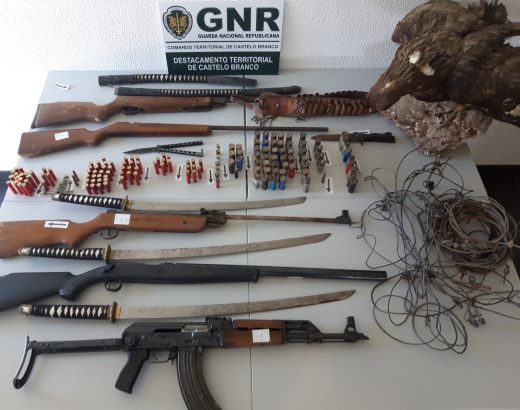 Foto de Castelo Branco – Detido na posse de espingarda AK-47 “Kalashnikov”