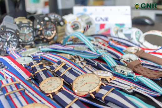Foto de Funchal – Apreensão de 61 relógios contrafeitos