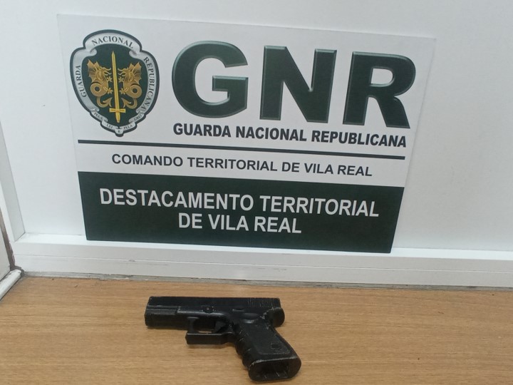 Foto de Vila Real - Apreendida réplica de arma de fogo