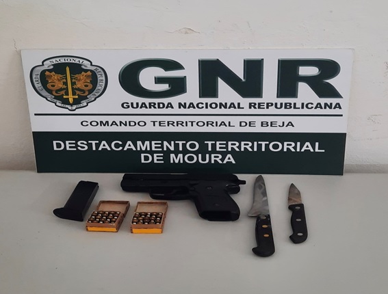 Foto de Moura – Dois detidos por posse de armas proibidas