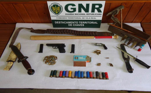 Foto de Chaves – Apreensão duas armas de fogo ilegais