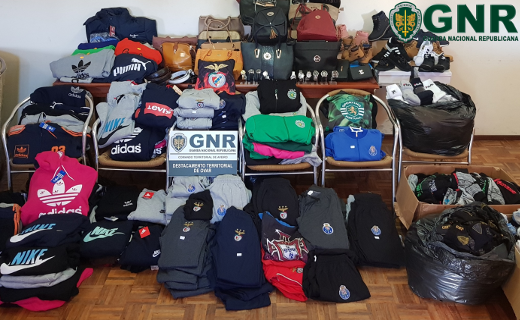 Foto de Estarreja- Apreensão de mais de 13 mil euros em material contrafeito