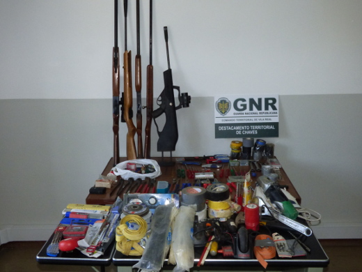 Foto de Chaves – Detido por posse ilegal de armas
