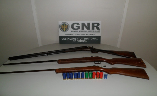Foto de Marinha das Ondas – Detido por posse ilegal de armas de fogo