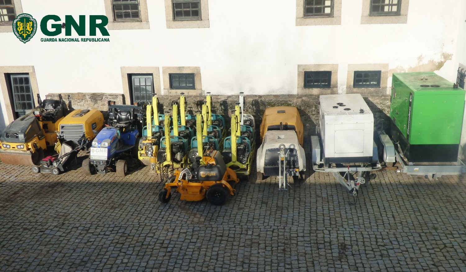 Foto de Miranda do Douro – Apreensão de 23 máquinas industriais