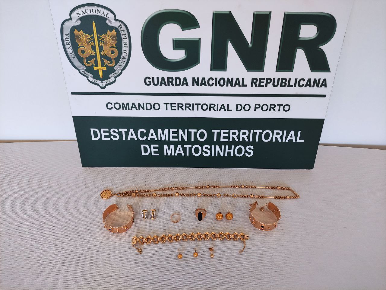 Foto de Porto e Lisboa – Recuperação de ouro furtado
