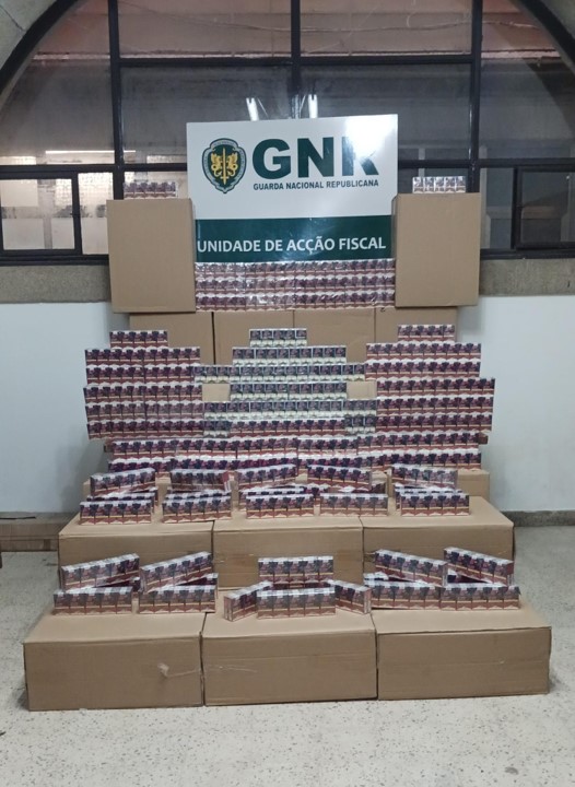 Murça – Dois detidos e apreensão de 250 000 cigarros