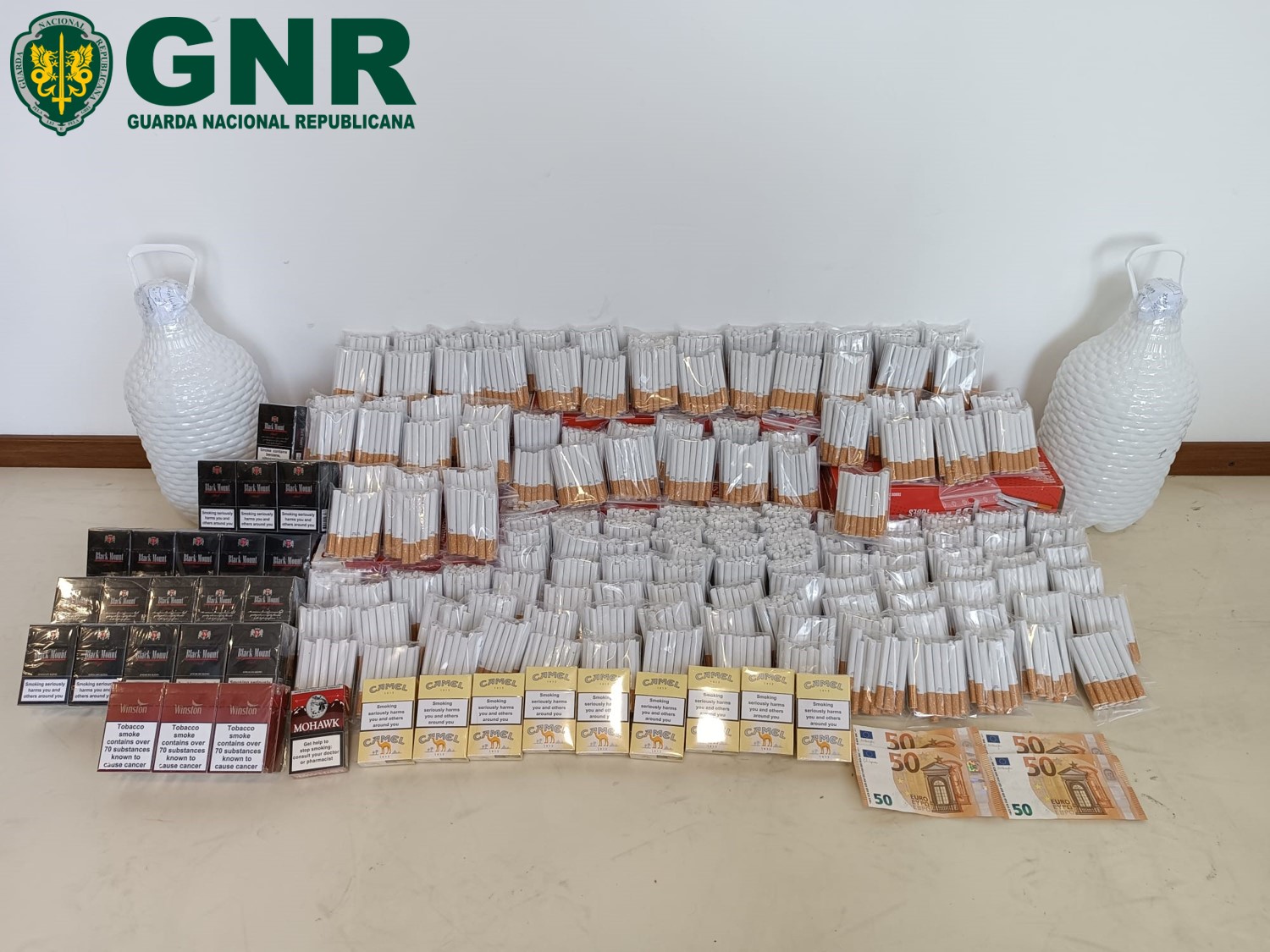 Paredes – Apreensão de mais de 4 000 cigarros e dez litros de aguardente