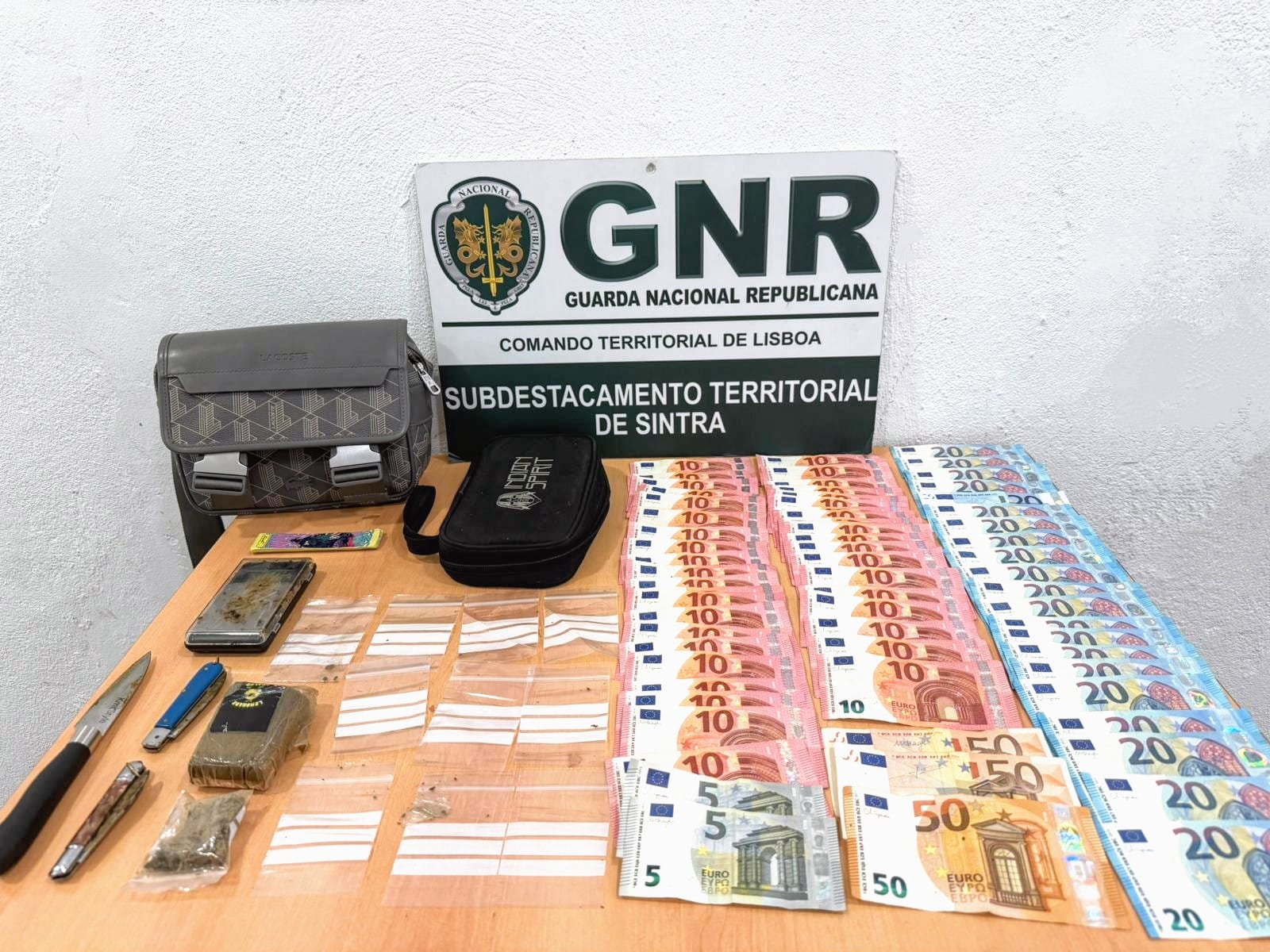 Sintra – Detido em flagrante por tráfico de estupefacientes