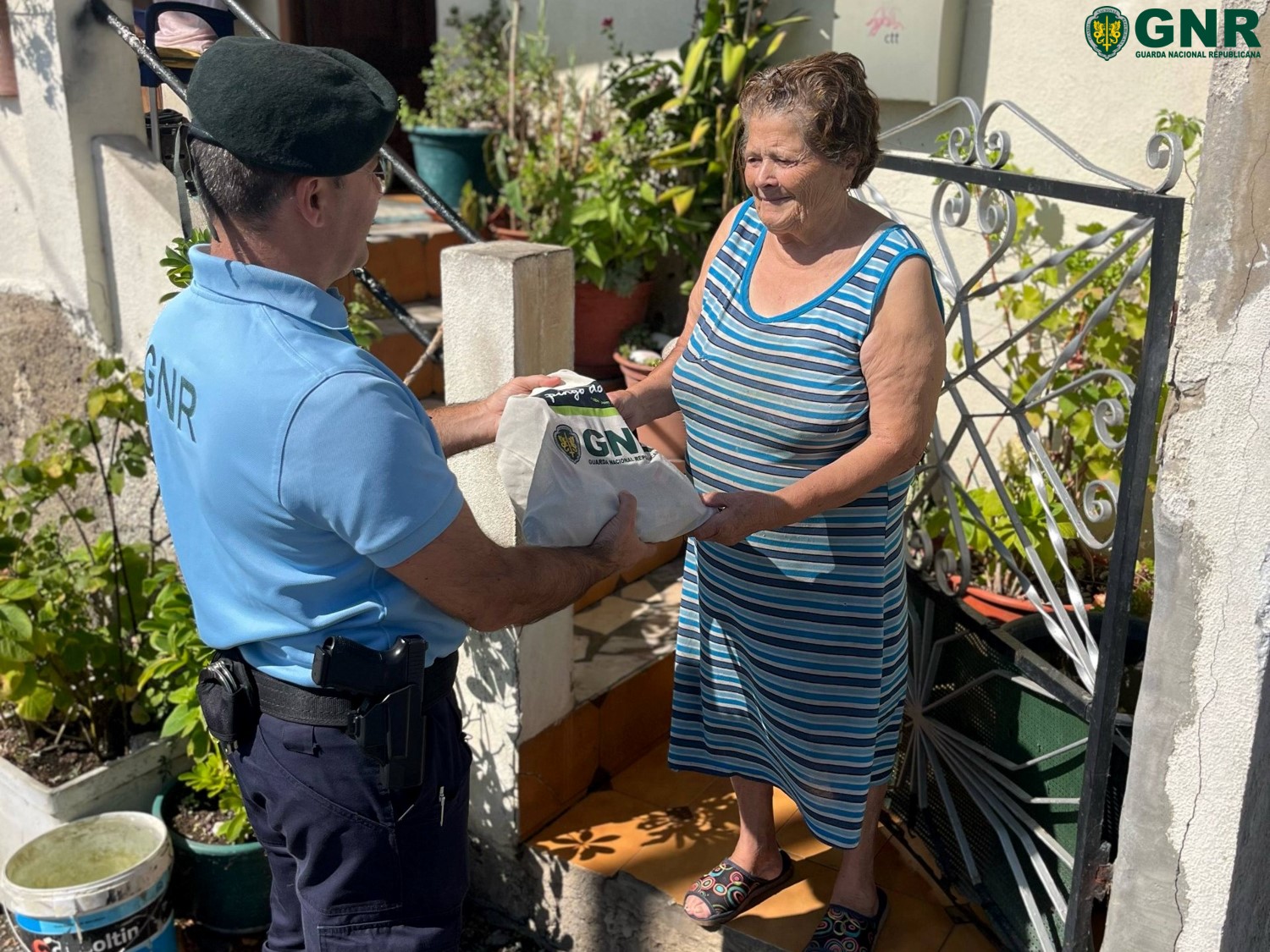 Foto de Parceria entre GNR e Pingo Doce reforça apoio a idosos durante o Verão no distrito de Vila Real