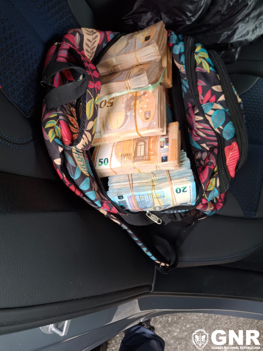 Vila do Conde – Dois arguidos por fraude fiscal e branqueamento de capitais com apreensão de mais de 300 mil euros