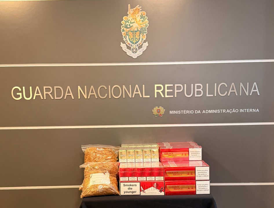 Moita – Apreensão de 14 220 cigarros e quatro quilos de tabaco de corte fino