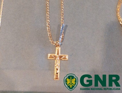 Paredes – Duas arguidas por burla qualificada  e apreensão de artigos em ouro de valor superior a 30 mil euros