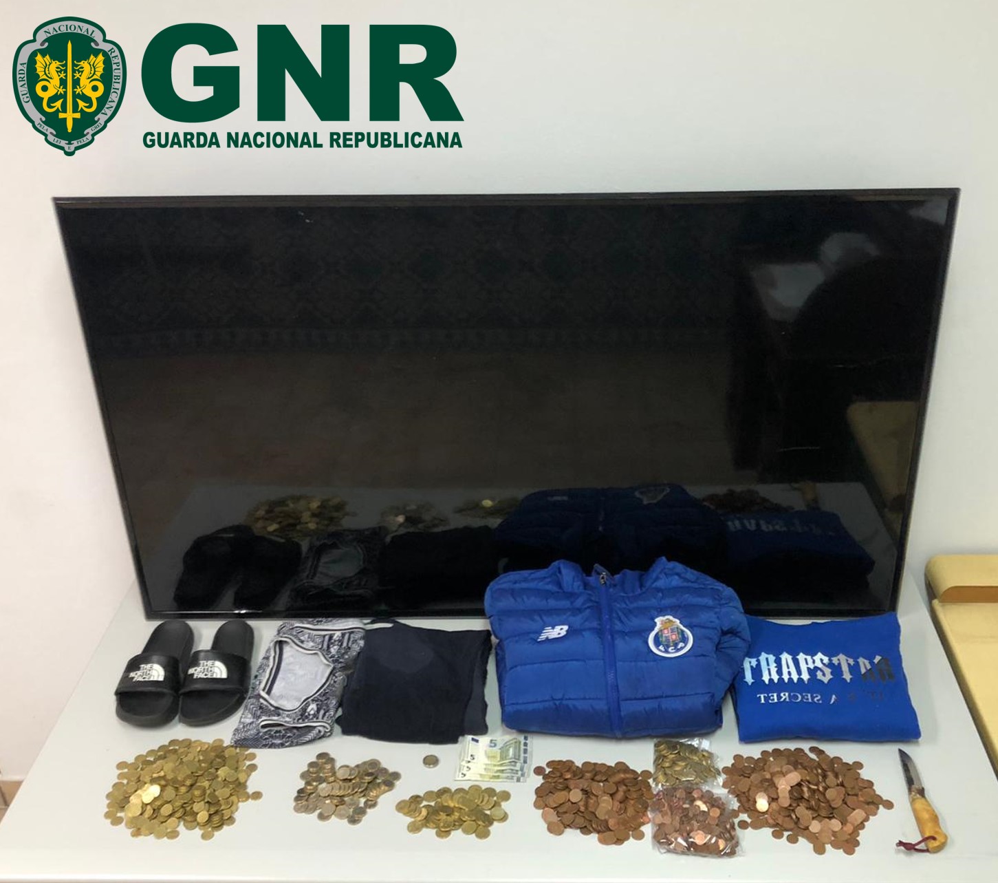 Cantanhede – Dois detidos por roubo, burla informática nas comunicações e furto qualificado