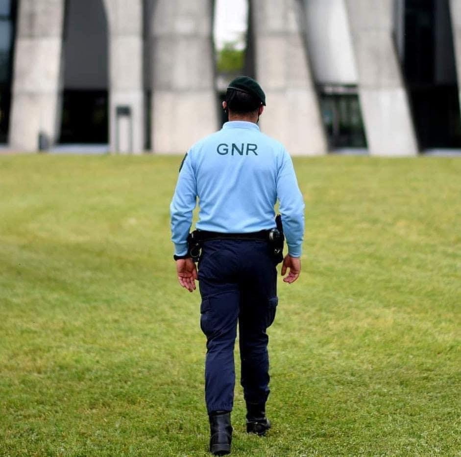 Montijo – Militares da GNR prestam socorro a cidadão