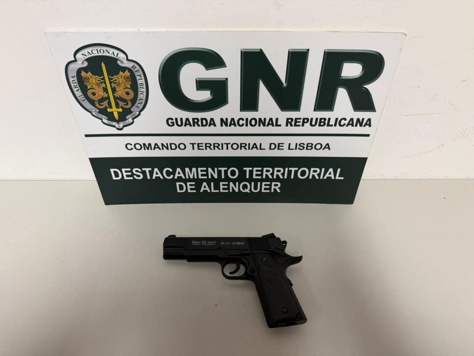 Cadaval -  Arguido por posse de arma proibida