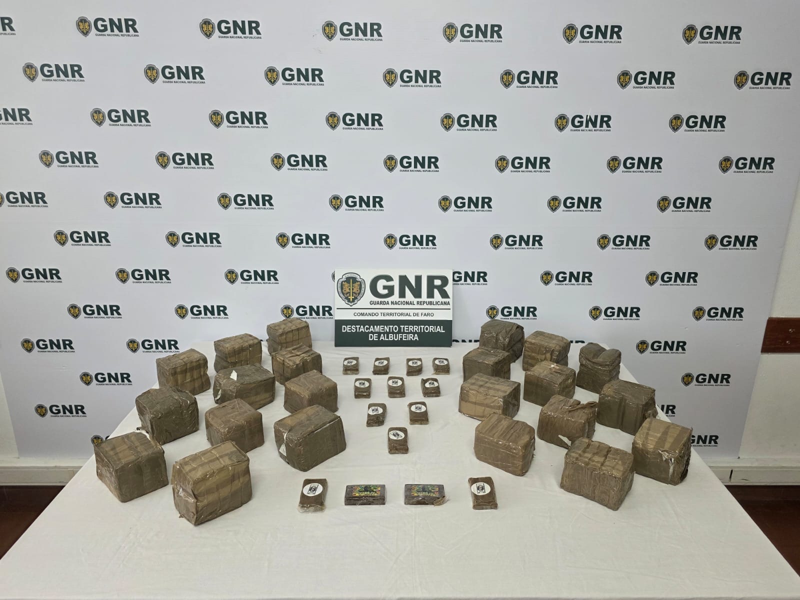 Aljezur – Prisão preventiva após apreensão de mais de 45 mil doses de haxixe