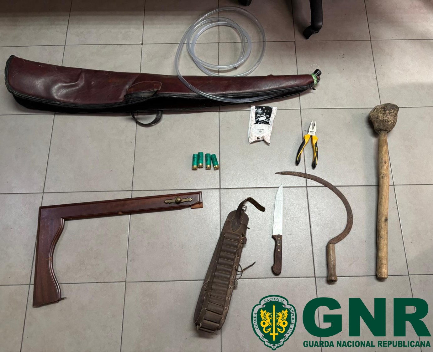 Almeirim – Detido por posse de arma proibida