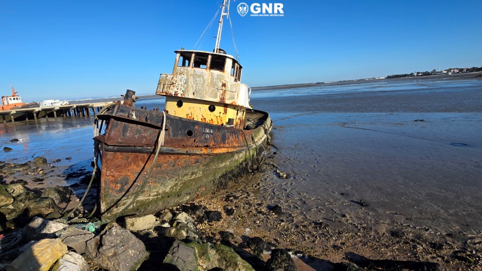 GNR intensifica fiscalização ambiental junto a embarcações abandonadas nas zonas costeiras