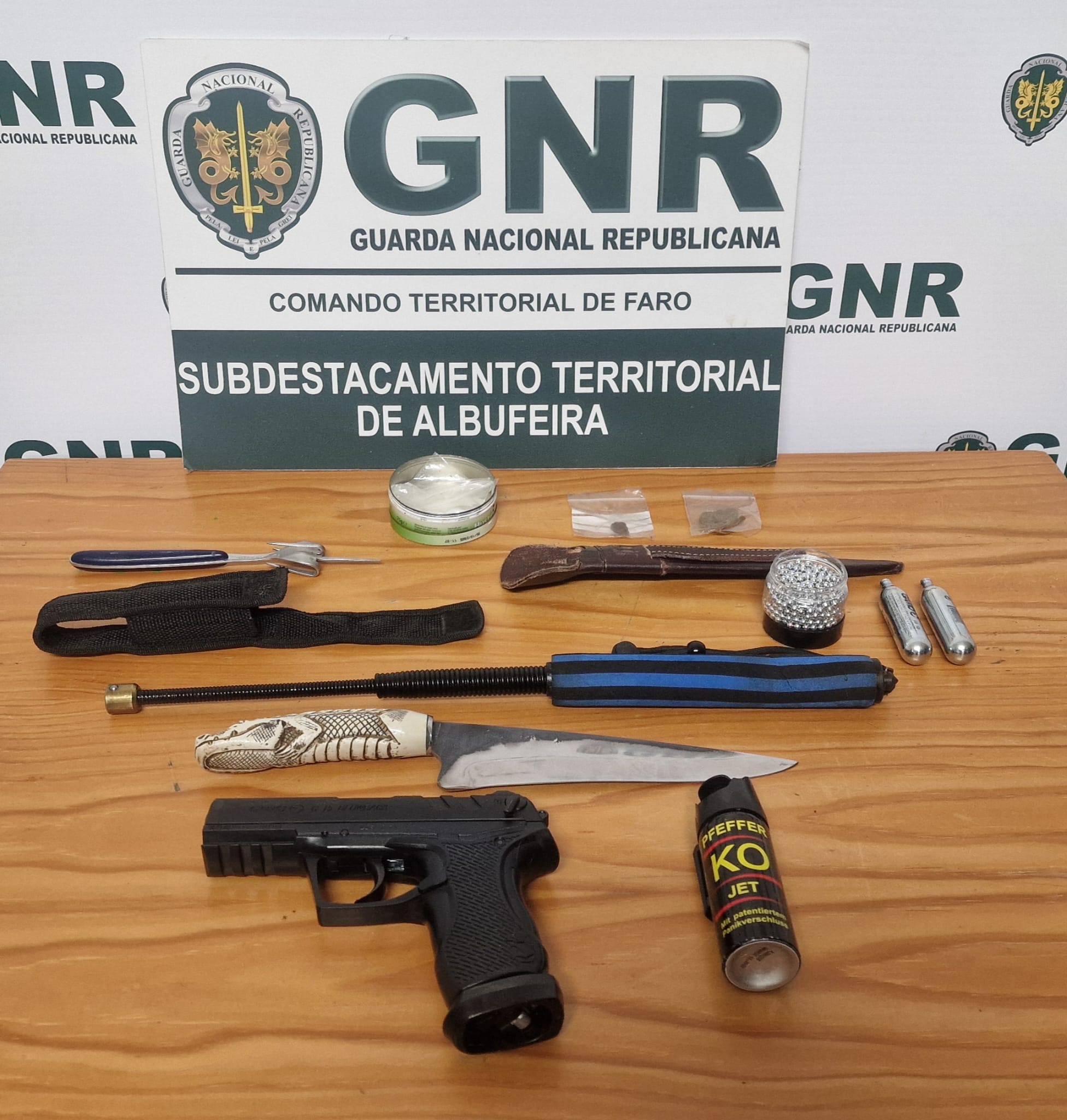 Albufeira – Detido por posse de armas proibidas