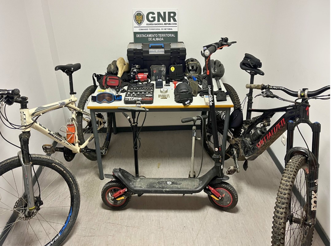 Almada – Detido por suspeita de recetação e prática de furtos