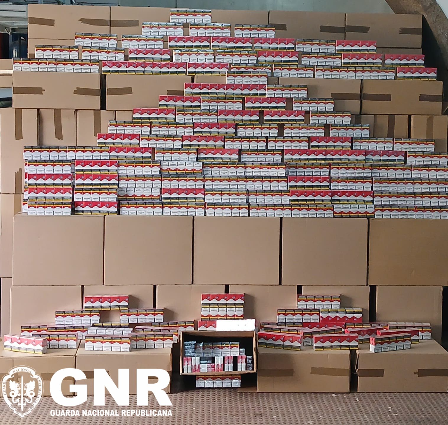 Santa Maria da Feira – Apreensão de 1 500 000 cigarros