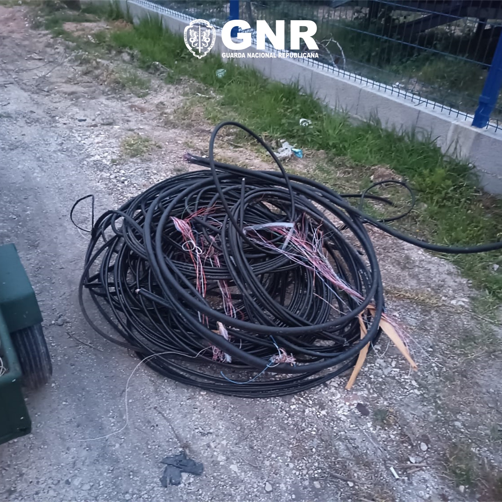 Barosa – Duas detidas em flagrante por furto de metais não preciosos