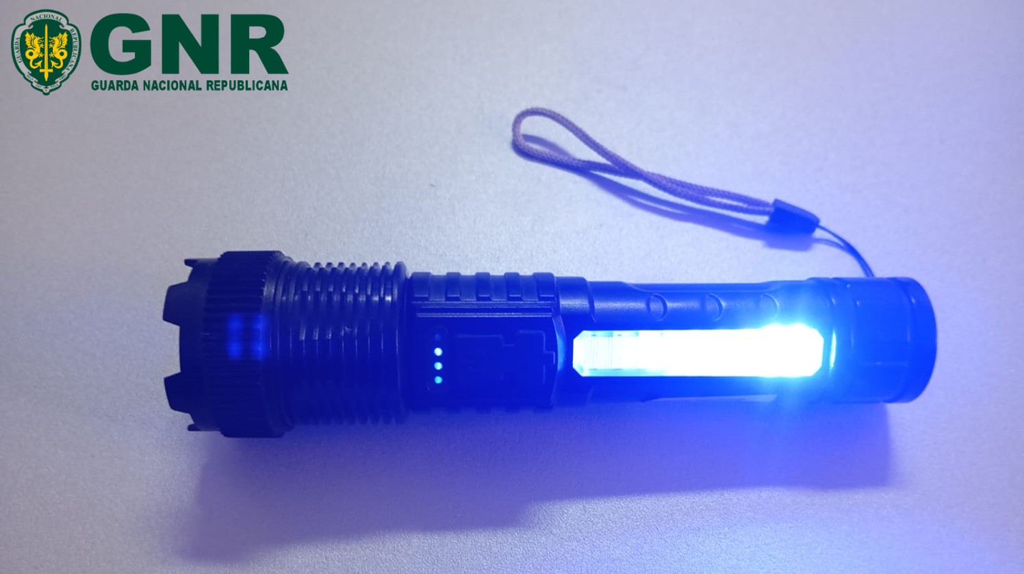 Portimão – Constituído arguido por utilização indevida de dispositivo luminoso intermitente

 
