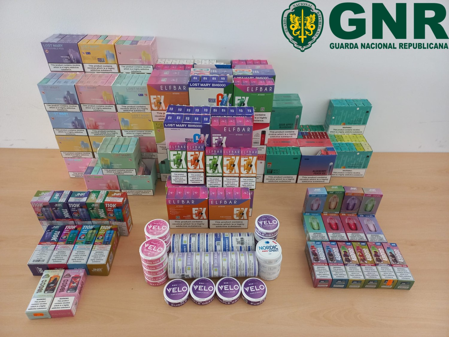 Albufeira – Apreensão de mais de 800 “vapes” e 860 bolsas de nicotina