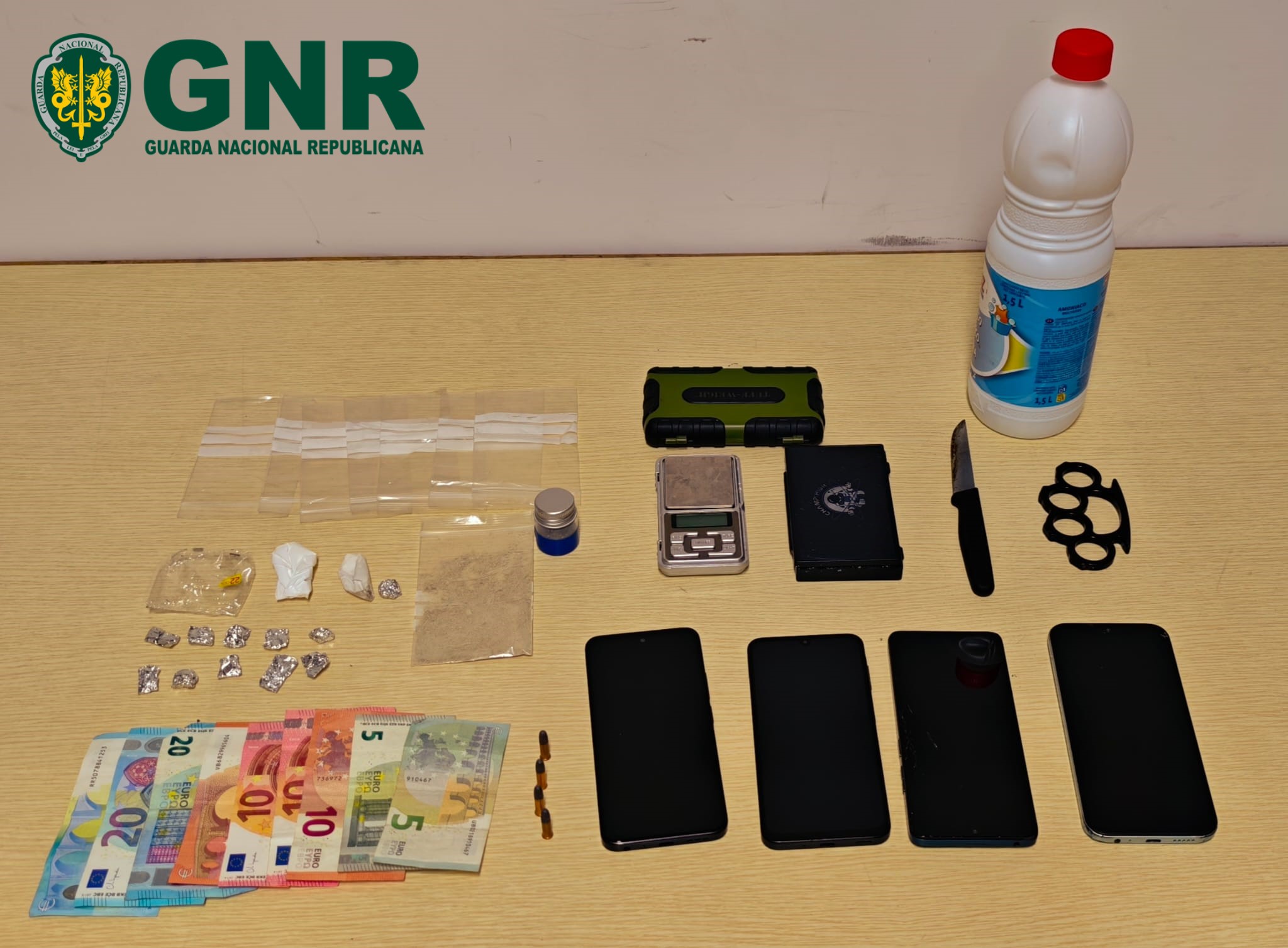 Monção – Detidos por tráfico de estupefacientes e posse de arma proibida