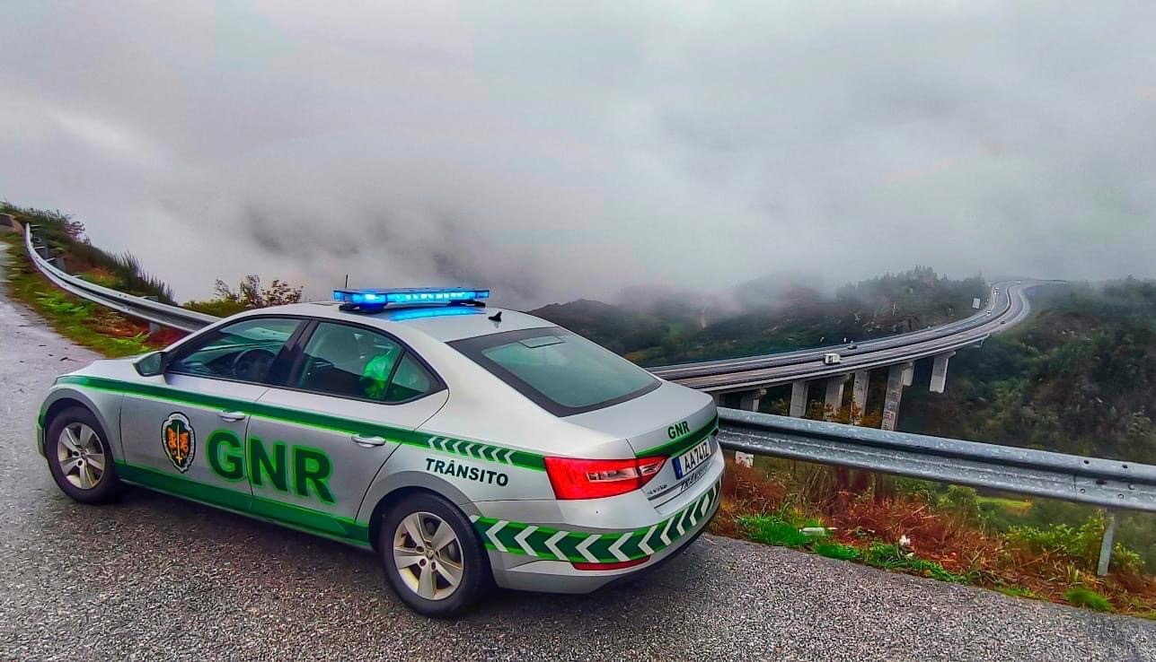Foto de GNR alerta para burlas de "falsos acidentes": esquemas lesam vítimas em mais de 72 mil euros só no primeiro semestre