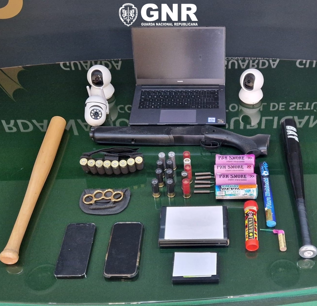 Sesimbra – Detido por violência doméstica e apreensão armas e munições