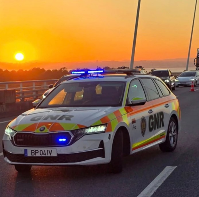 Alcochete – GNR detém condutor por condução perigosa e desobediência na EN4