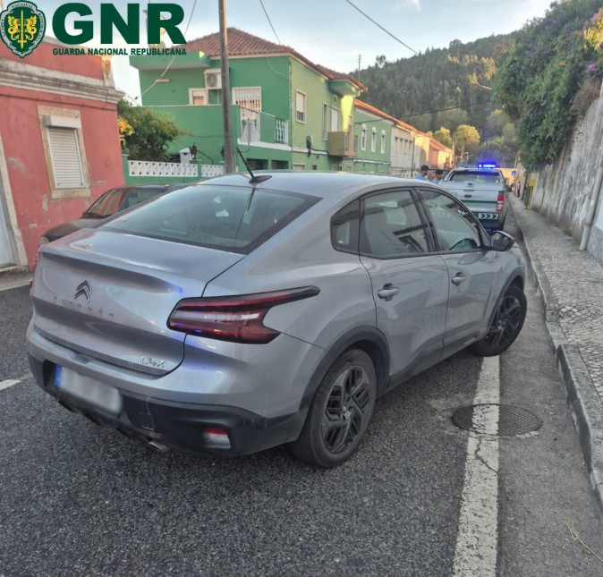Mafra – Detido por furto de veículo e posse de arma proibida
