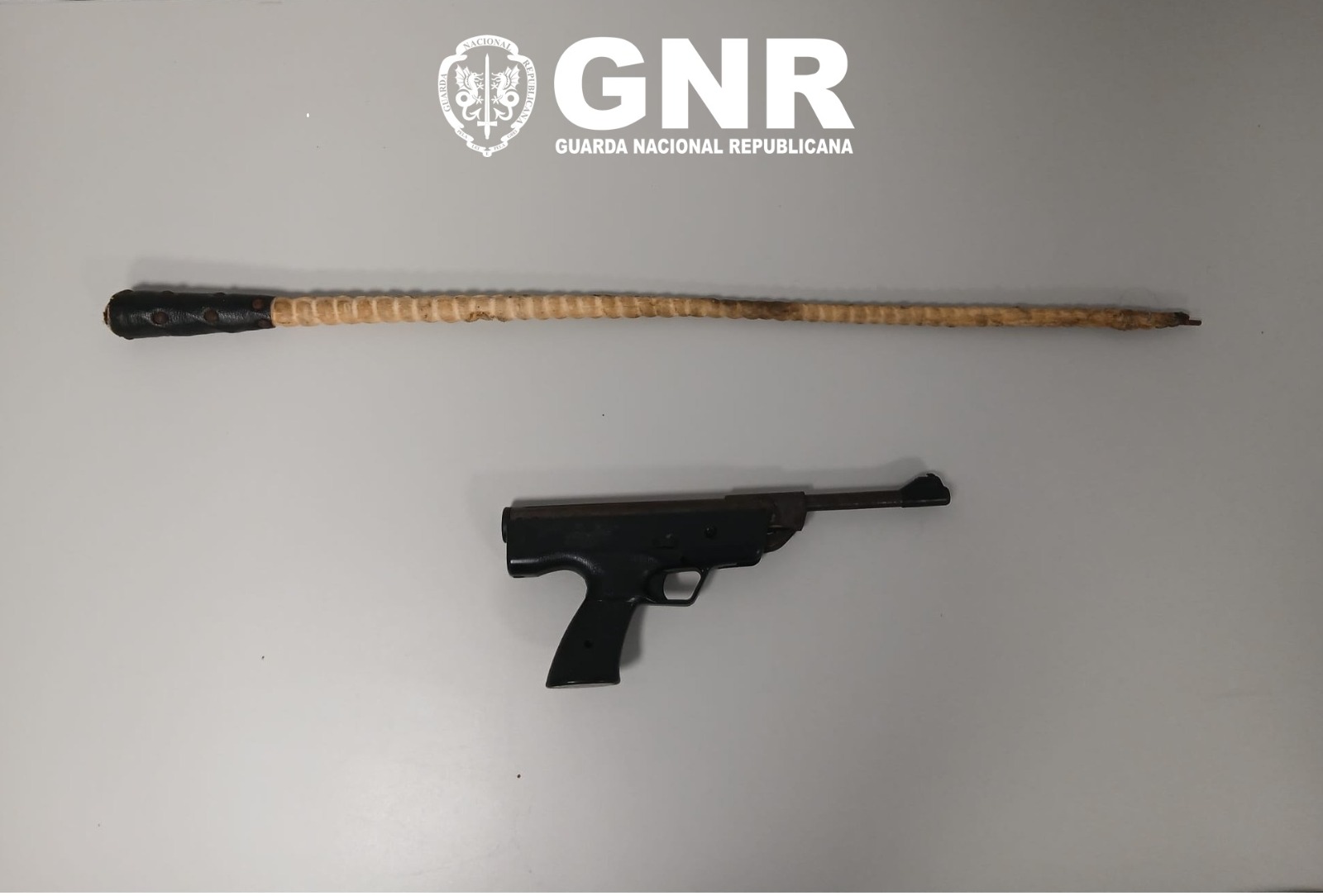 Atouguia da Baleia – Um detido por posse de arma ilegal e dois arguidos por ameaças com arma de fogo