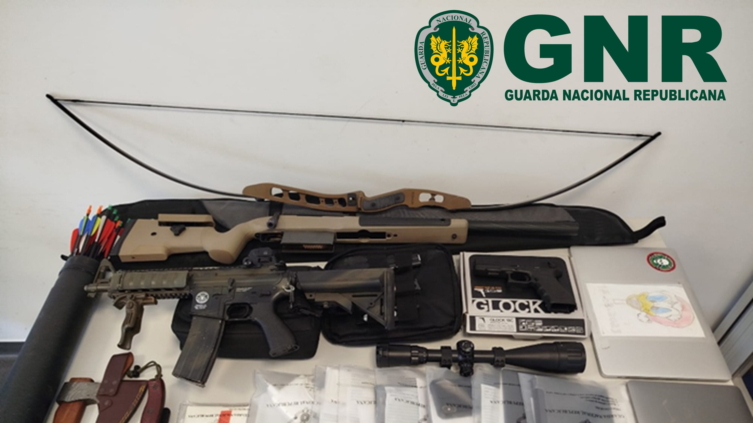 Fafe – Apreensão de material por violência doméstica e aliciamento de menores para fins sexuais