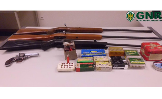 Foto de Barcelos – Detido por violência doméstica na posse ilegal de armas